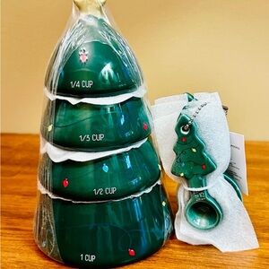 Target Bullseye Playground Christmas Tree Measuring Cups & Measuring Spoons